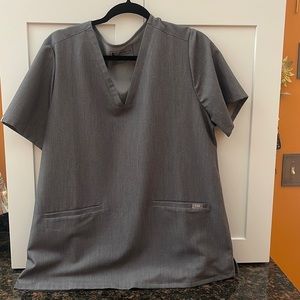 Casma three pocket scrub top grey XL